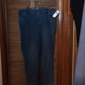 Cold water Creek Pull in jeans